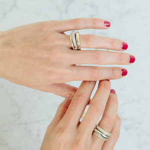 RISING TUSK RING WITH VARIOUS SIZES DIAMONDS