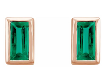 Load image into Gallery viewer, Natural Emerald Bezel-Set Earring