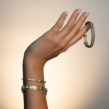 Load image into Gallery viewer, MOROCCAN THICK FLOWER BRUSHED Bangle