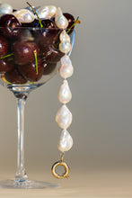 Load image into Gallery viewer, The Laura Necklace